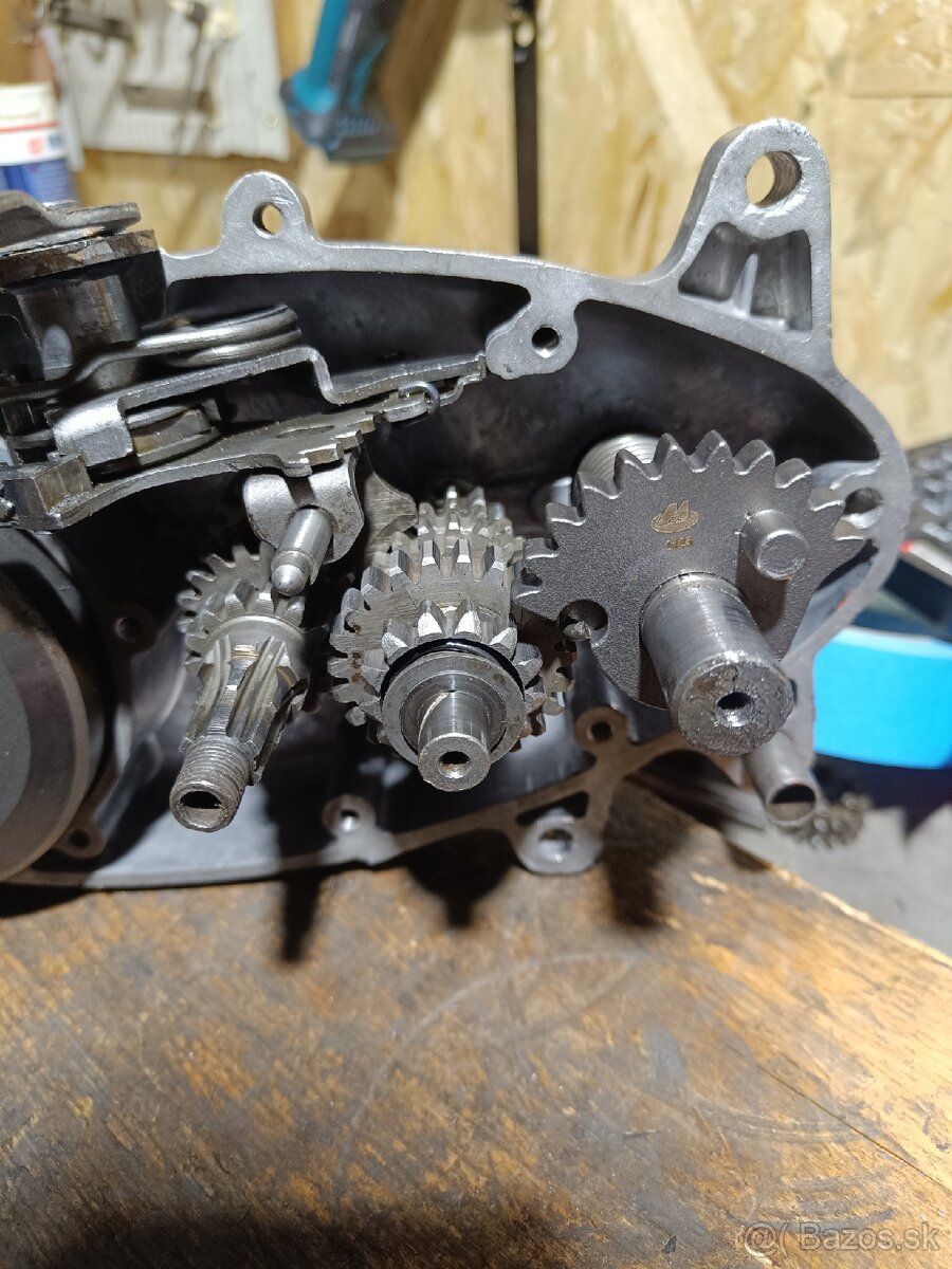 Motor Jawa 20,21,23 - 16