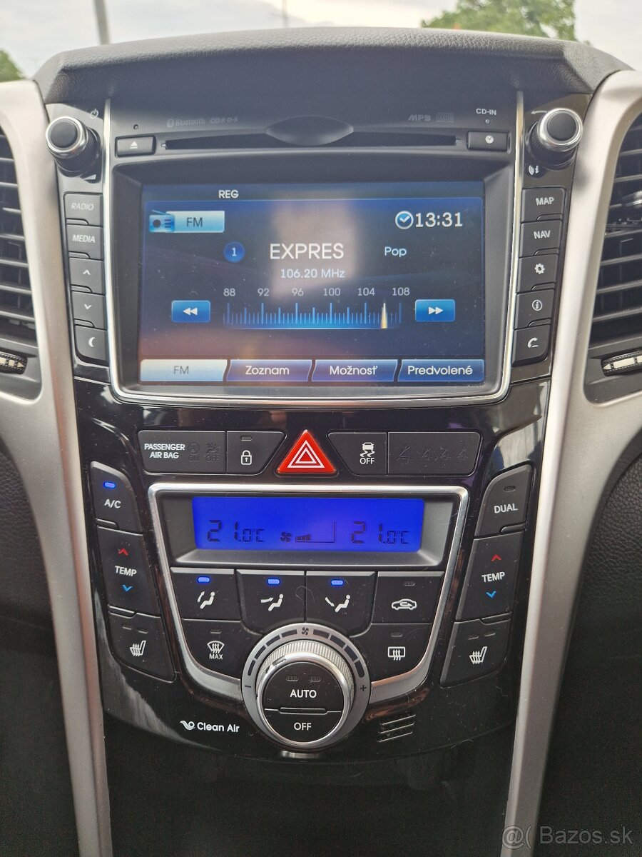 Hyundai i30 CW 1.6i CRDi HP 16V DOHC Style - 16