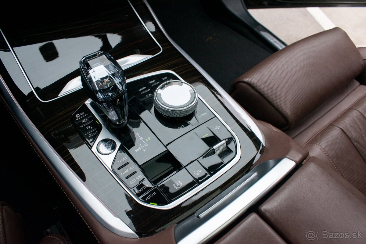 BMW X7 xDrive 30d M Paket Night Vision Laserlight 7 miest - 16