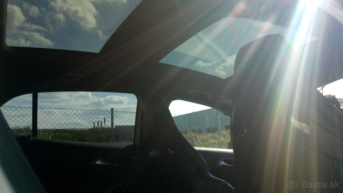 Mercedes GLA 45-AMG 4MATIC Havarovane - 16