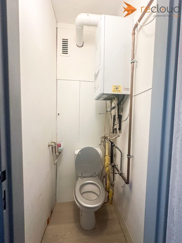 Na predaj priestranný 2-izbový byt v tehlovej bytovke na Žel - 16