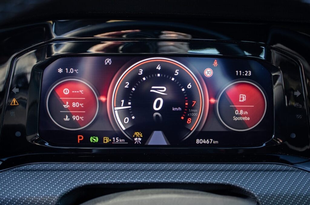 Volkswagen Golf 8 R Hatchback - 16