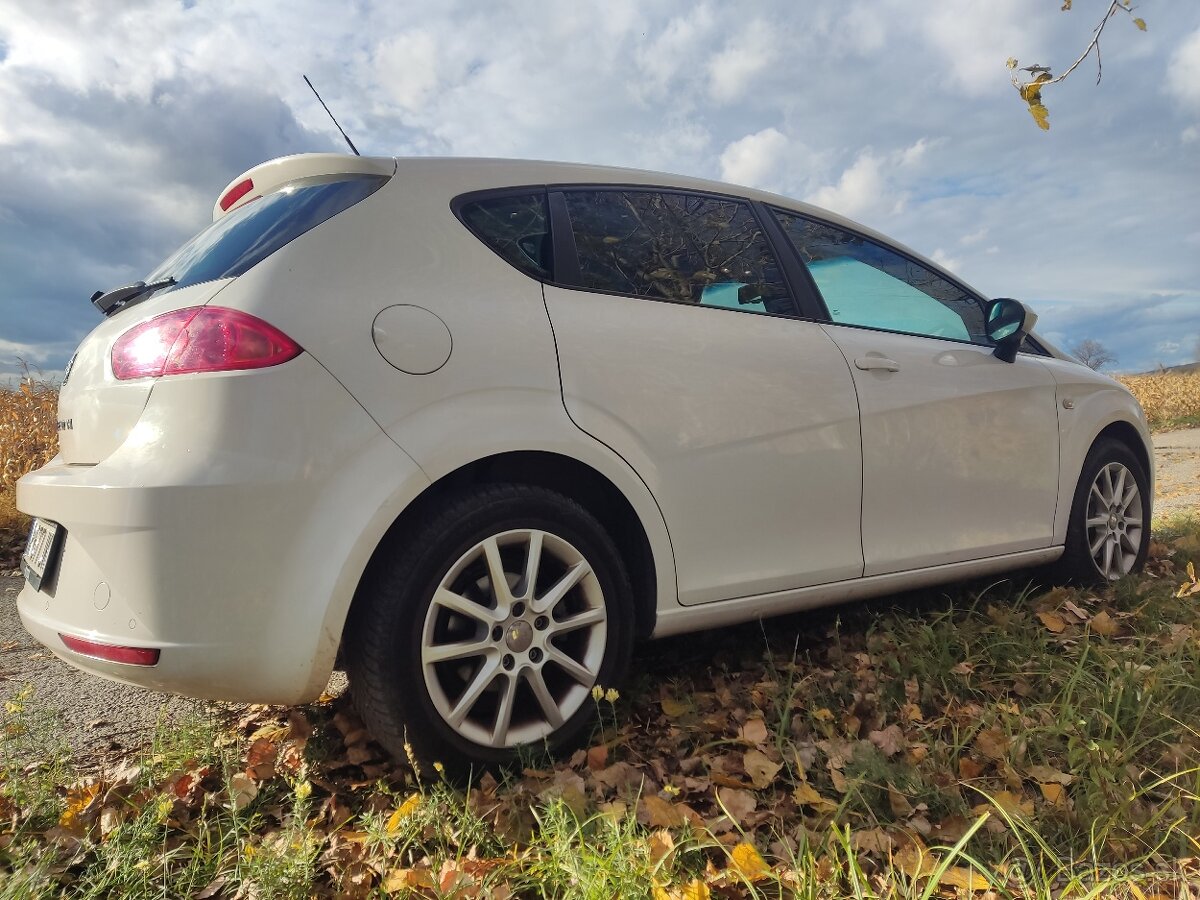 Seat Leon 1.6 TDI rv:2011 - 16
