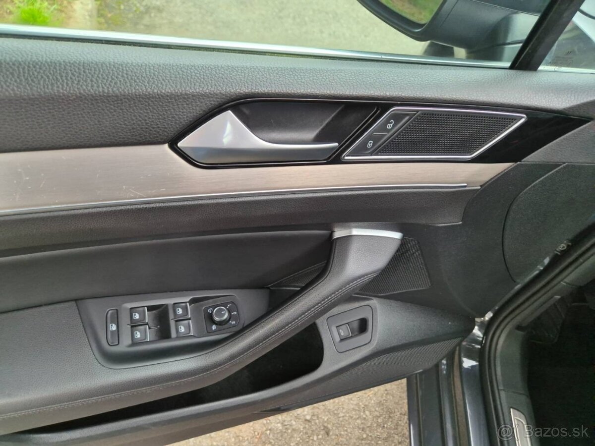 Volkswagen Passat Variant 2.0 TDI EVO Elegance - 16