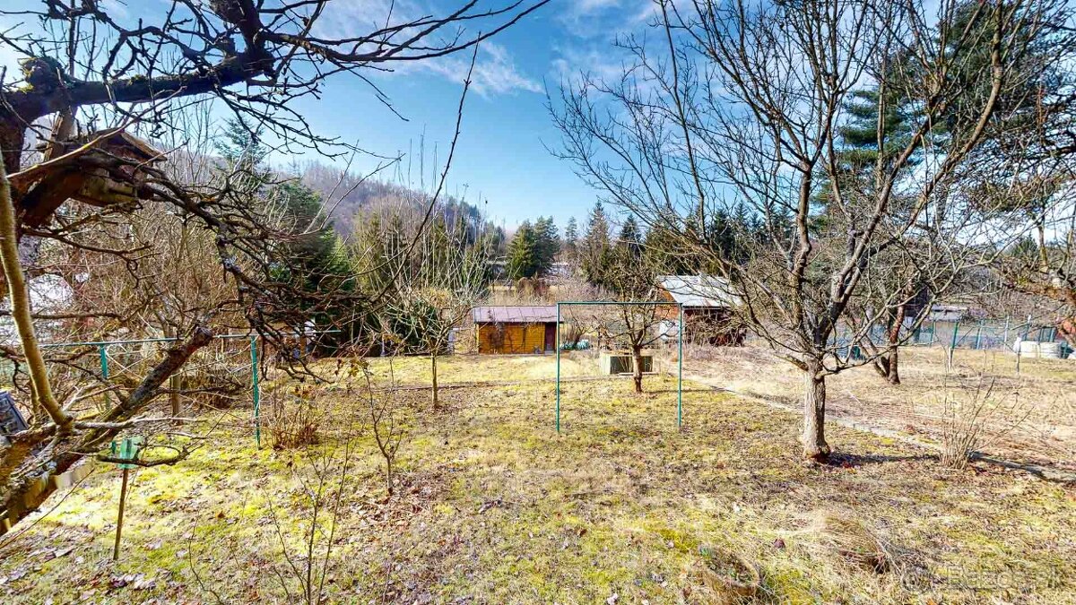 Záhradná chatka s vysporiadaným pozemkom Zvolen / Neresnica - 16