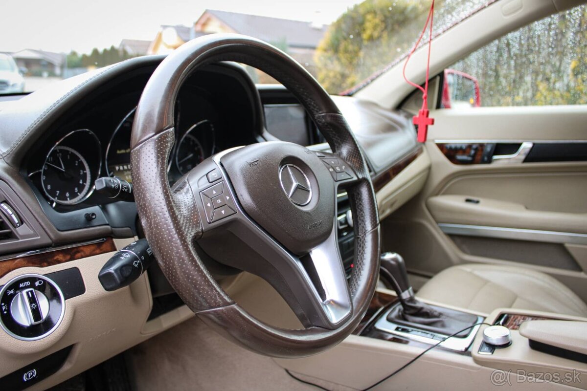 Mercedes-Benz E trieda Kupé 200 BlueEFFICIENCY 7G - 16