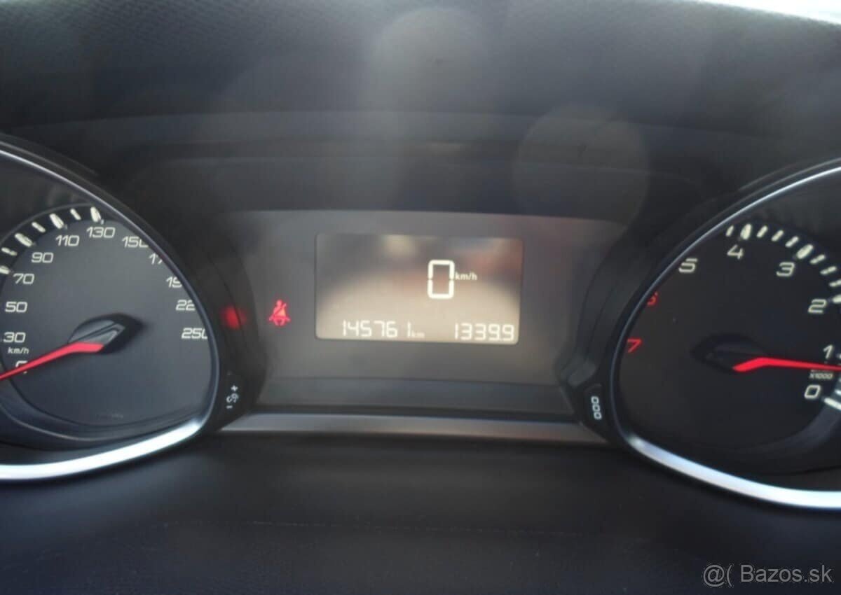 Peugeot 308 SW 1.2 e-THP - 16