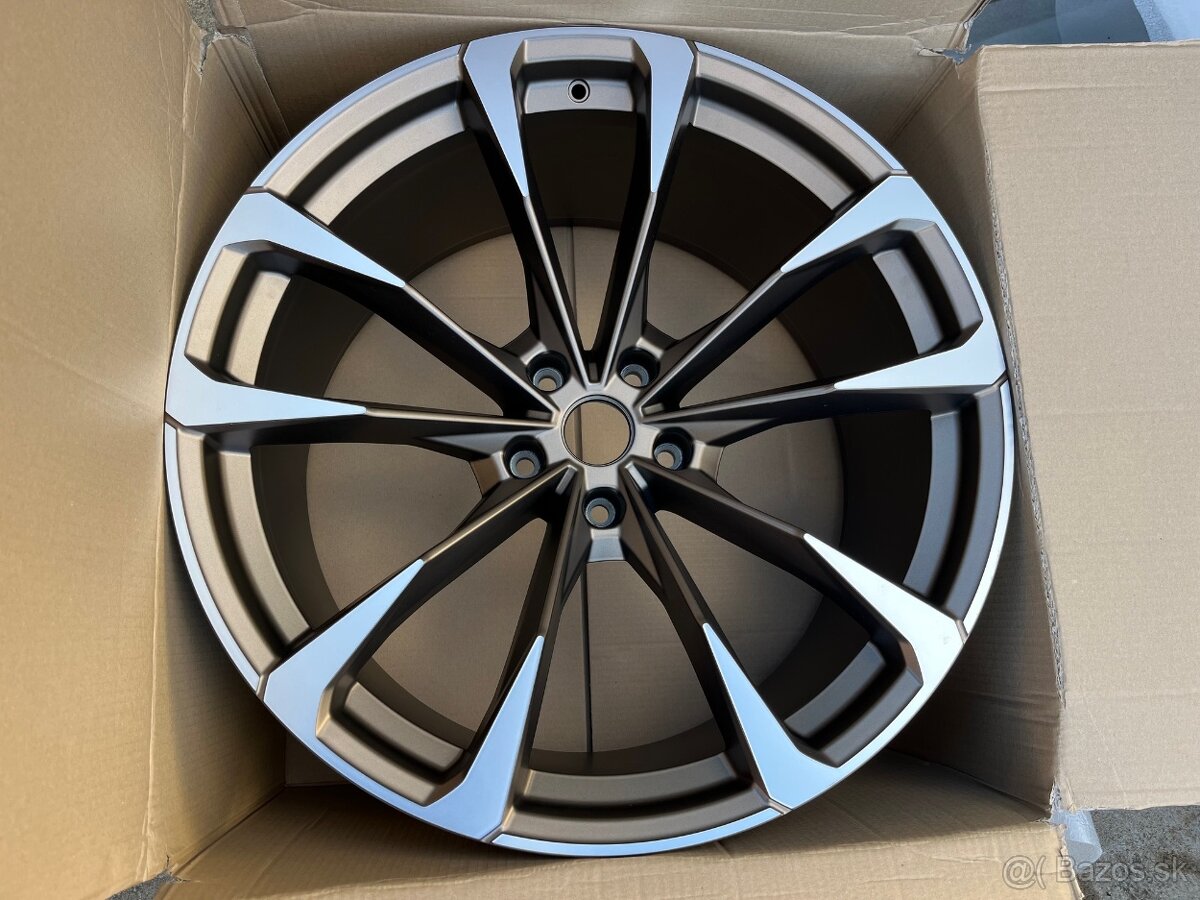 LAMBORGHINI URUS 23" Black, nové, originál - 16