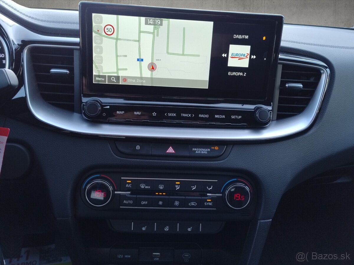 KIA Ceed SW 1.5 T-GDi, M6 GOLD - 16