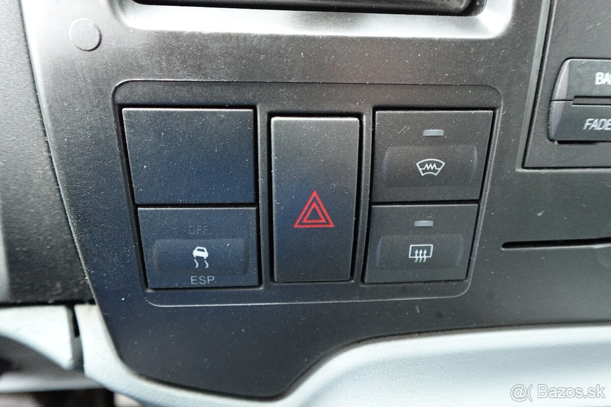 FORD TRANSIT JUMBO 6 MÍST 2.2TDCI KLIMA - 16