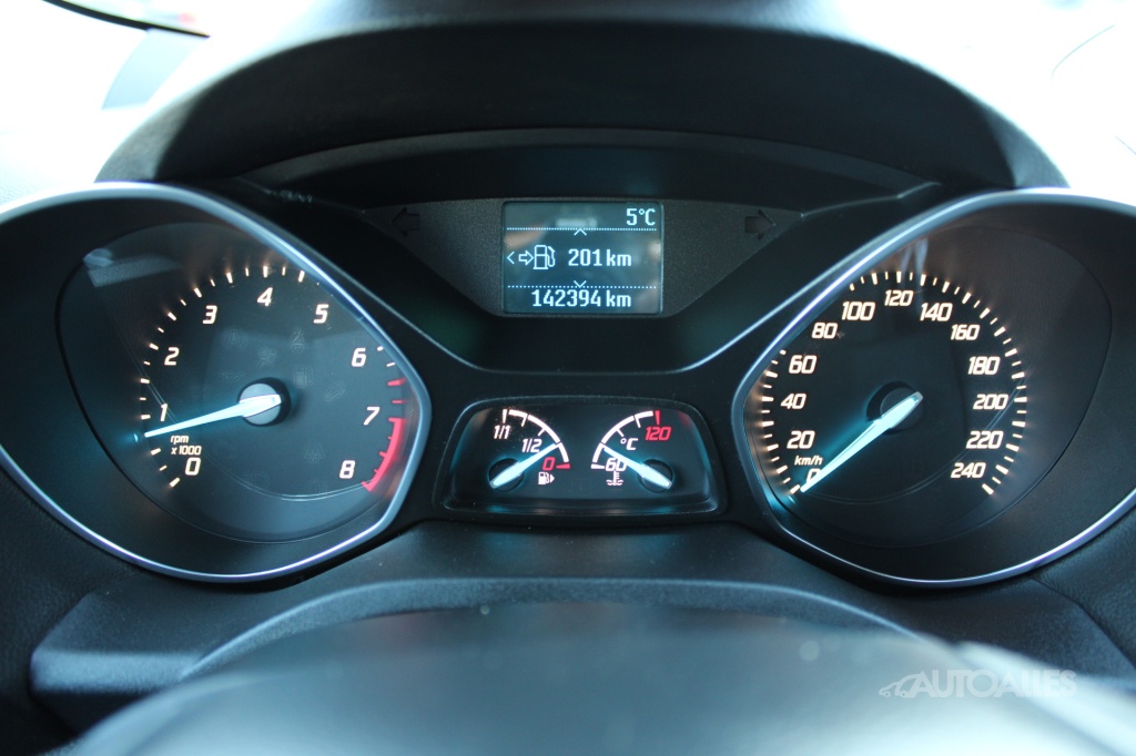 Ford Kuga 1,6 ECOBOOST 110 kW 2WD - 16