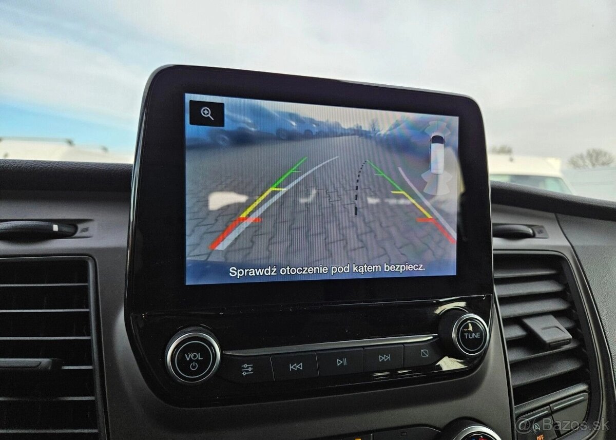 Ford Transit Custom 9 miestny 2.0TdCi 131 koni - 2020 - 16