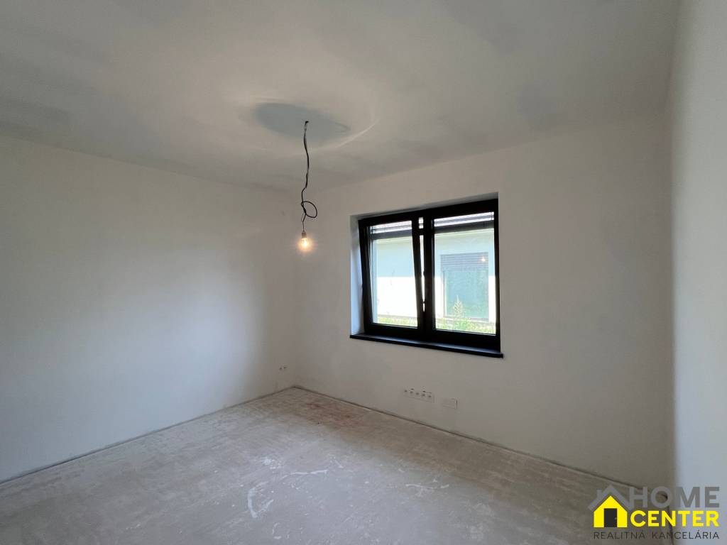 REZERVOVANÁ novostavba - 5 izbový bungalov/ RD/ v Komárne / - 16