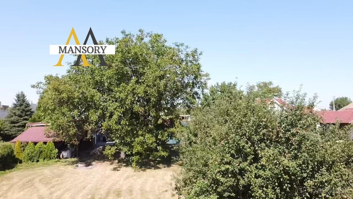 Na predaj väčší rodinný dom/chalupa na pozemku 2591 m2 v obc - 16