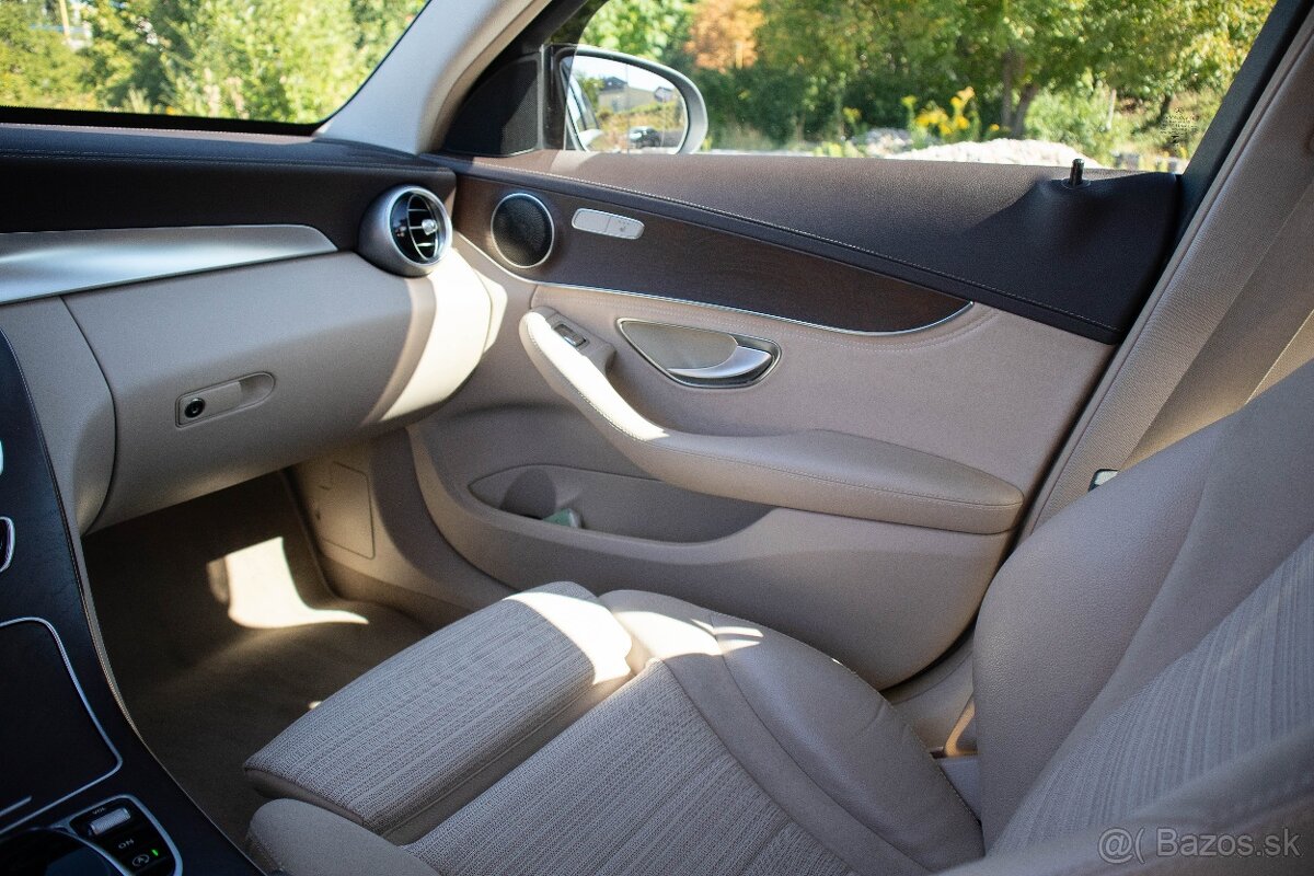 Mercedes-Benz C trieda Sedan 220 d A/T ZNÍŽENÁ CENA - 16