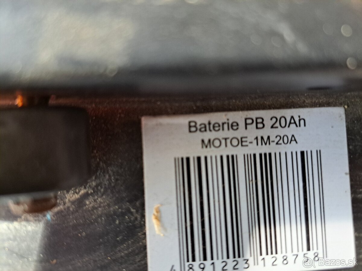 Elektrický skuter z dvoma batériami. - 16