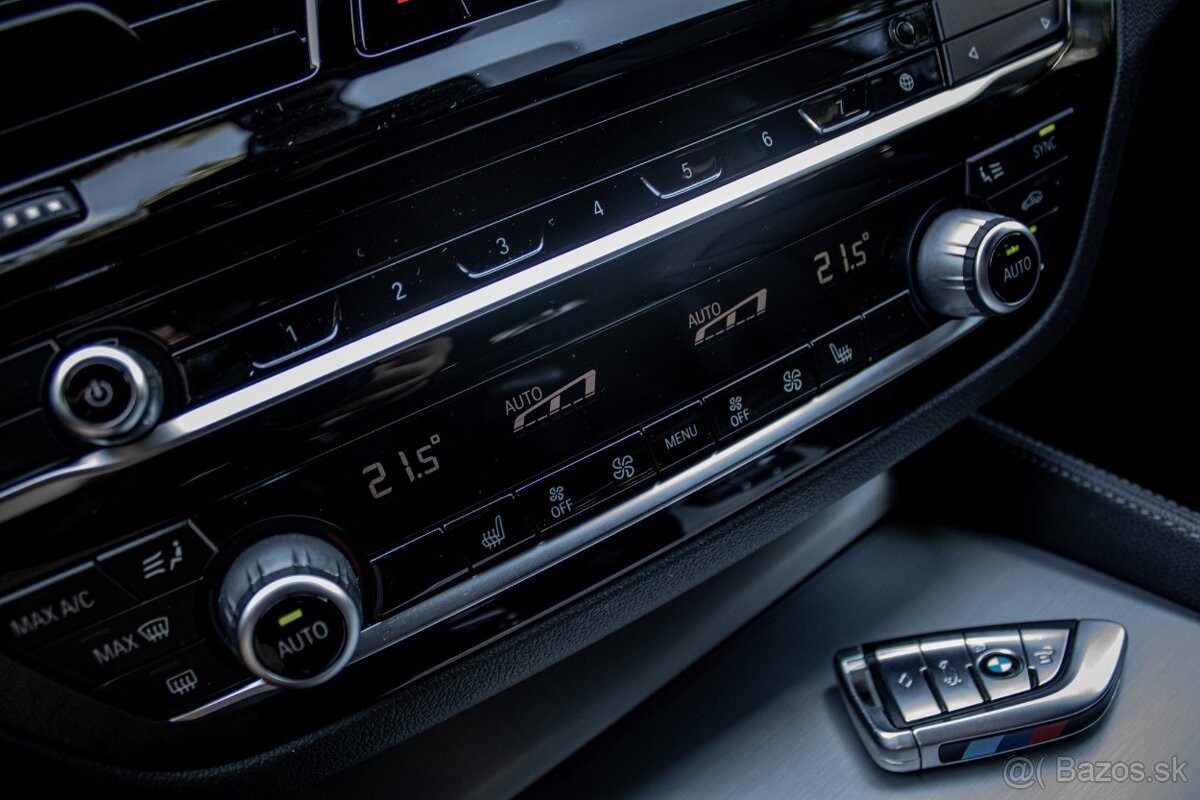 BMW Rad 5 Touring 530d xDrive A/T ODPOČET DPH - 16