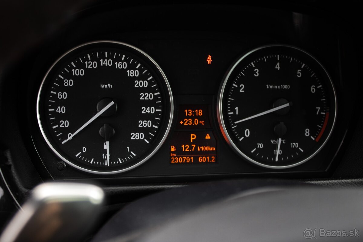 BMW Rad 3 Coupé 335i A/T - 16