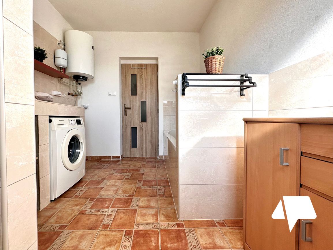 REZERVOVANÉ Predaj, Rodinný dom - krb, klimatizácia, Nitra - 16