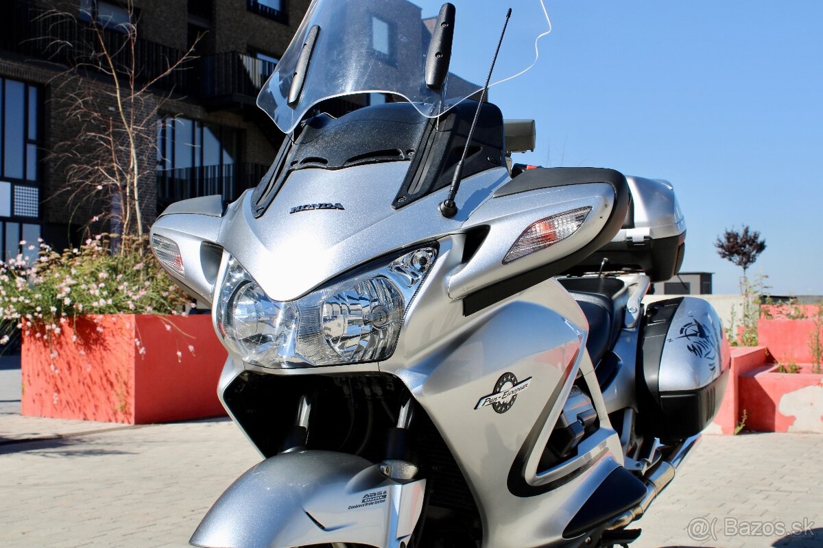 Honda ST 1300 Pan European - 16