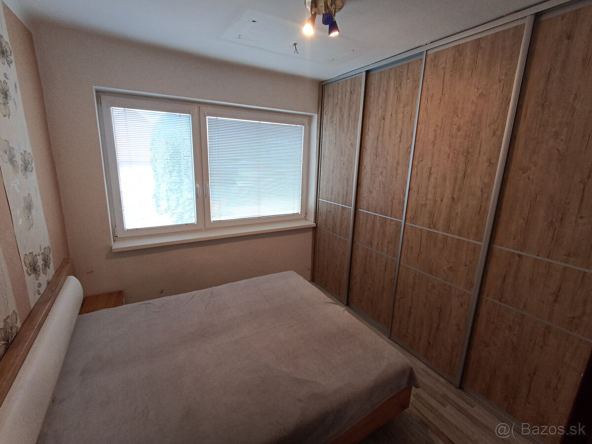 Predám 3 izbový byt s loggiou po kompletnej rekonštrukcii v - 16