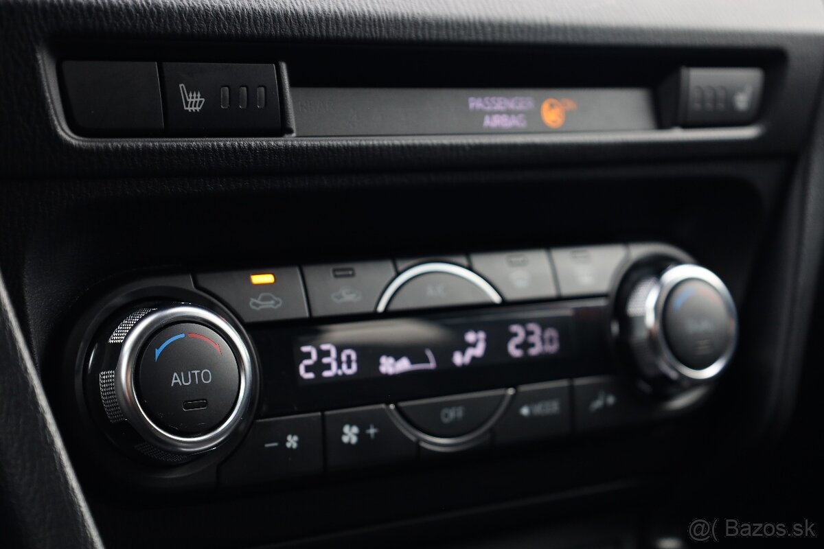 Mazda 3 2.0 Skyactiv-G120 Urban Limited 217/1500 - 16