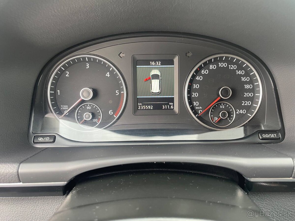 Volkswagen Touran 1.6 TDI Premium Comfortline DSG - 16