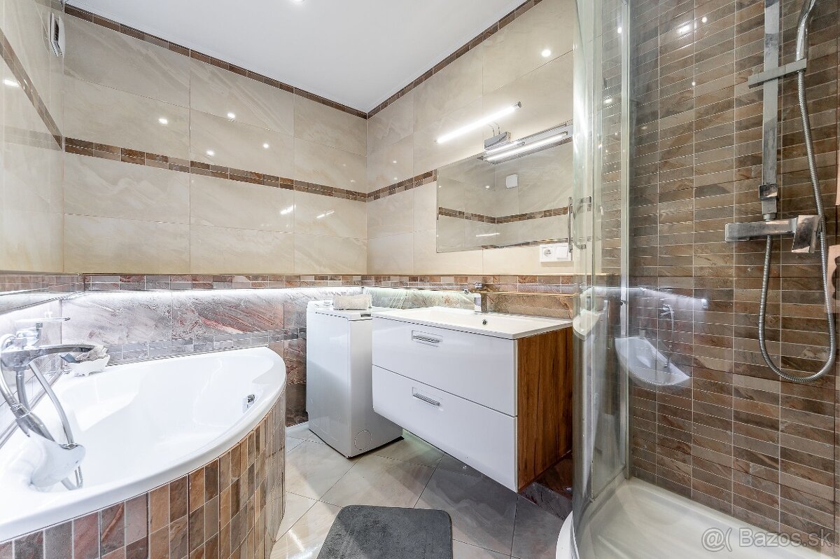 3 izbový byt na Sídlisku KVP na ulici Húskova - 16