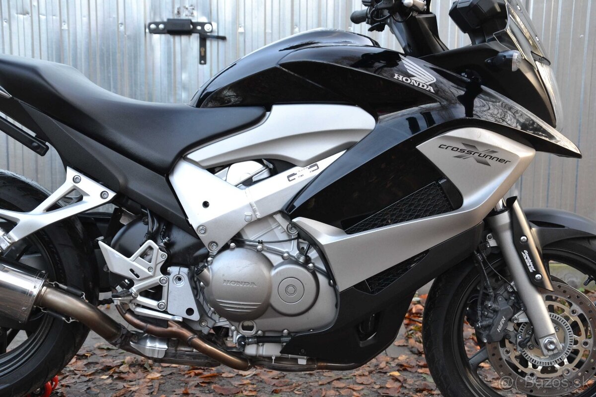 Honda VFR 800X CROSSRUNNER - 16