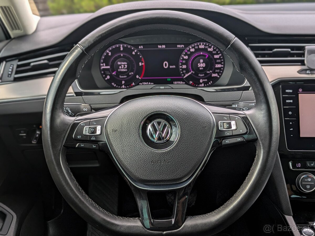 Volkswagen Passat Variant 2.0 TDI 140kW Highline R-Line DSG - 16