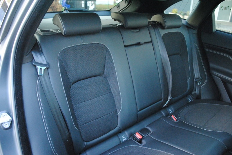 Jaguar F-Pace 2.0D I4 180k R-Sport AWD A/T⭐ZÁRUKA 3 ROKY - 16