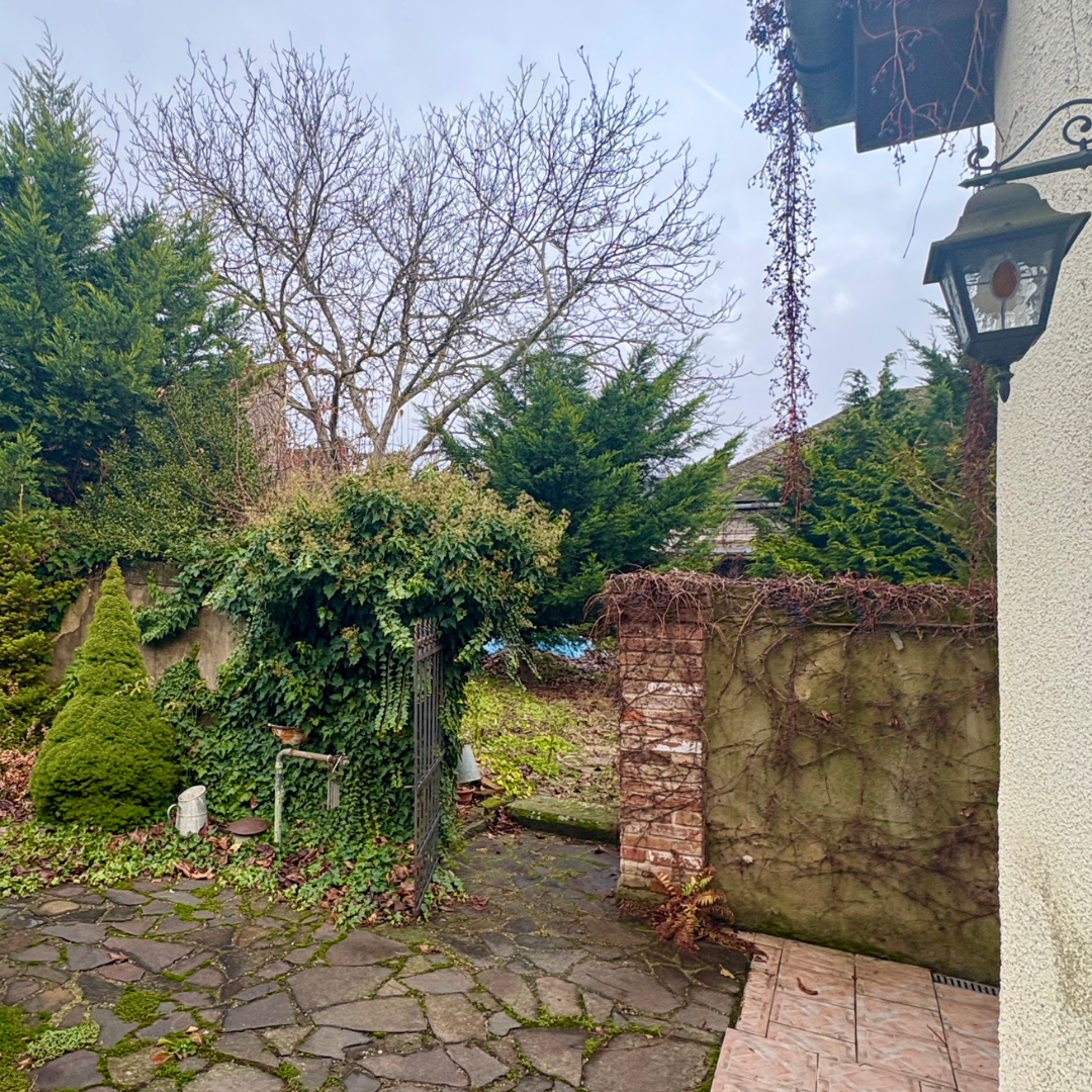 Meštiansky 5 izbový dom v srdci Šiah - 16