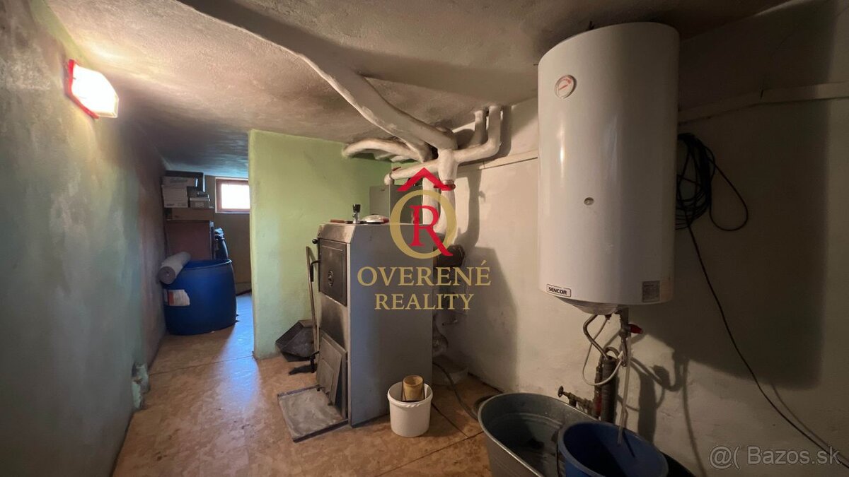 Zachovalý rodinný dom s krásnou záhradou a letnou kuchyňou v - 16