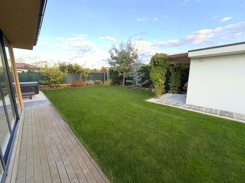 Krásna novostavba 4 izbový rodinný dom 131 m2, pozemok 605m2 - 16