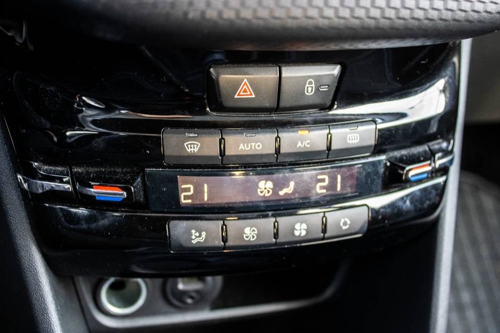 Peugeot 2008 1.2 PureTech Active 2017 - 16