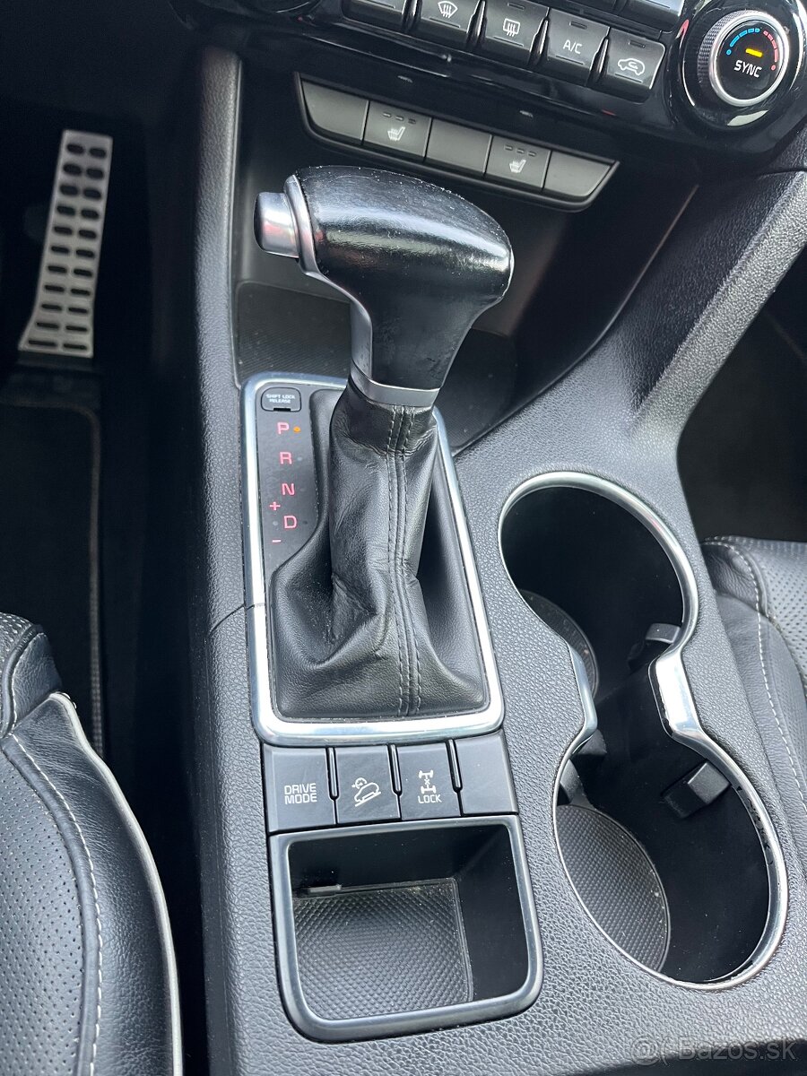 KIA Sportage 2.0 CRDi GT-Line = 4WD (4x4), A/T Panoráma = - 16