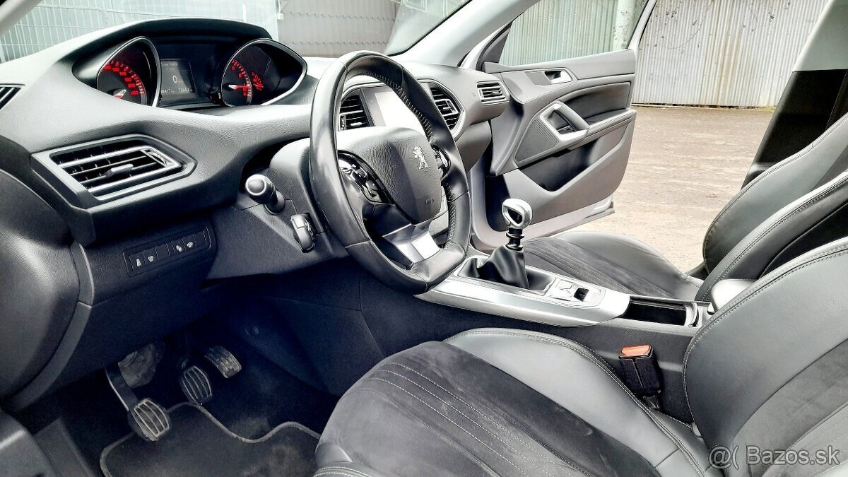 Peugeot 308, 138.000km, Plná výbava - 16