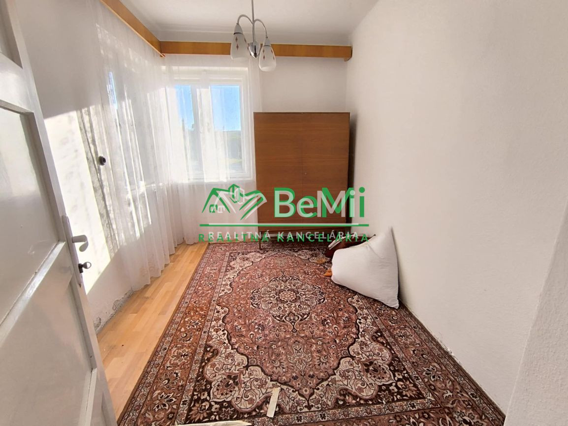 Predaj rodinného domu – stará zachovalá chalúpka s veľkým po - 16