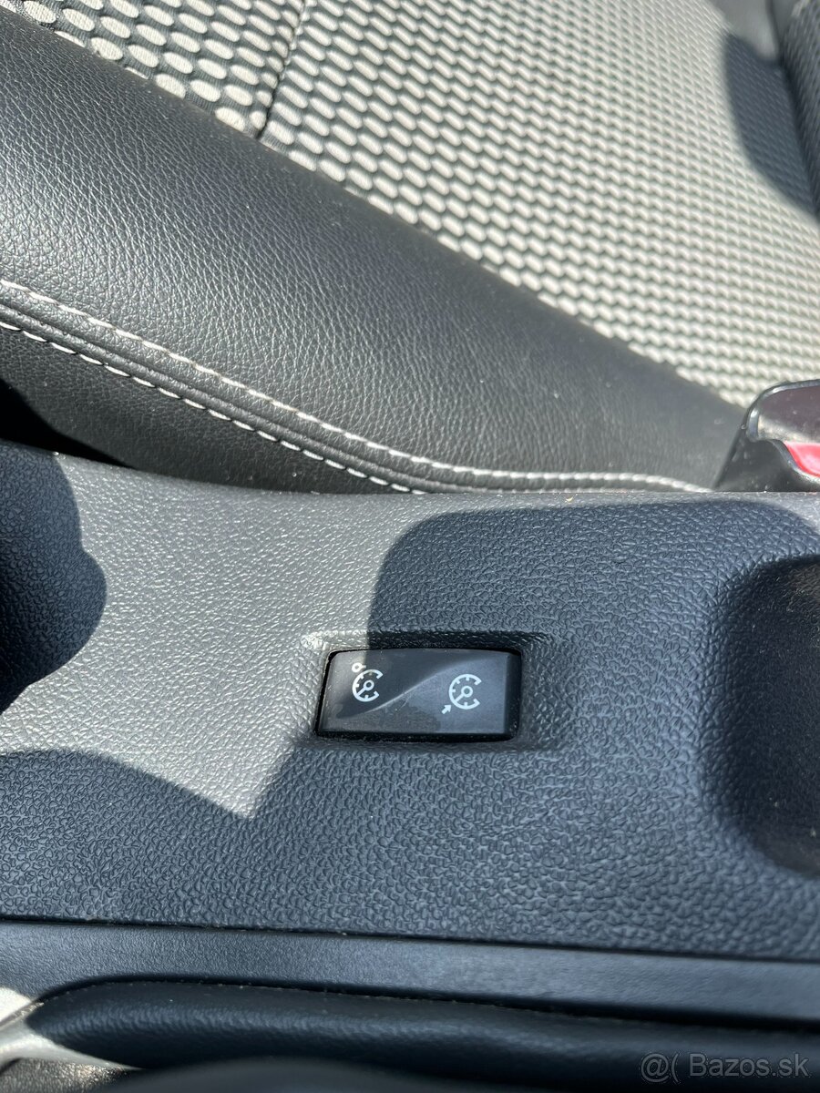 Renault Fluence 1.5 dCi, 2012, 81 kW, 283532 km - 16