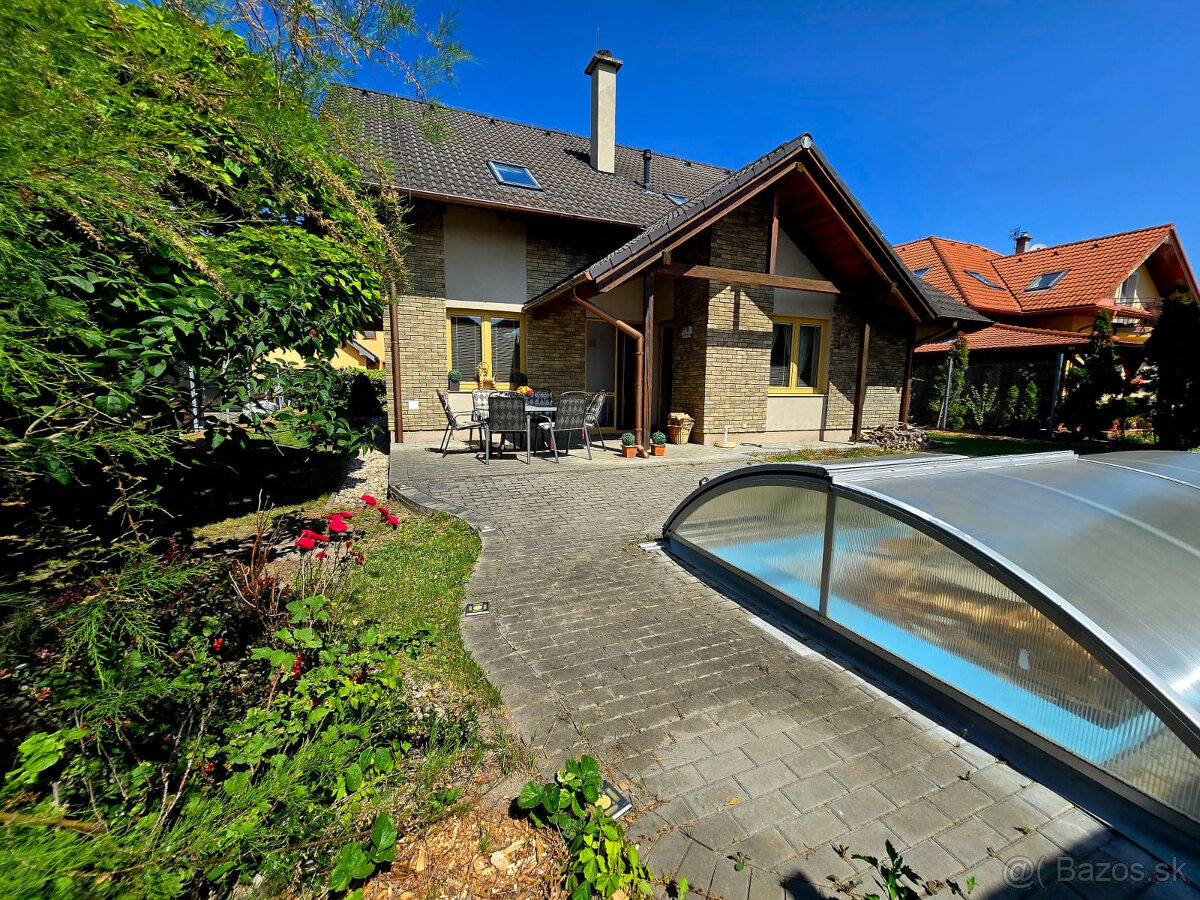 5 izbový rodinný dom Chorvátsky Grob s garážou, bazénom, krb - 16