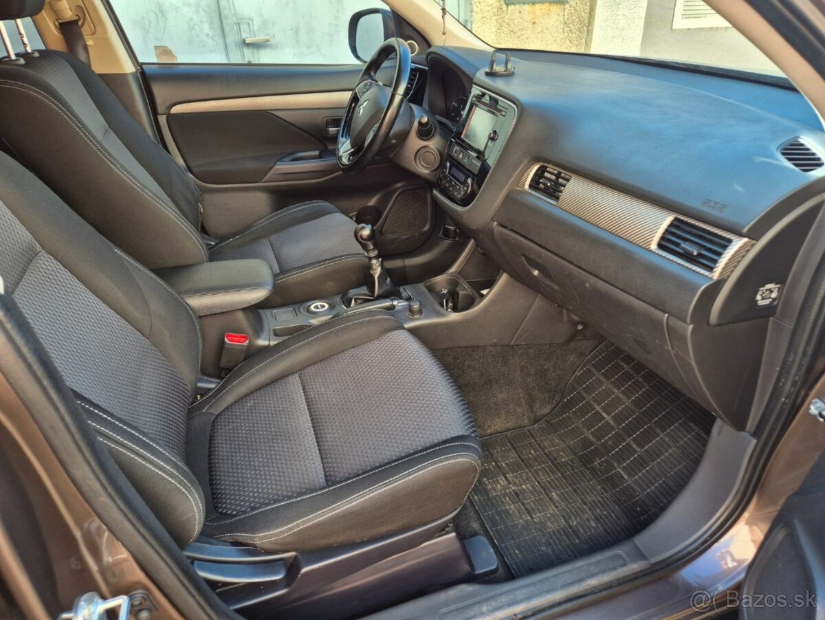 Mitsubishi Outlander 2.2D 4x4 2015 - 16