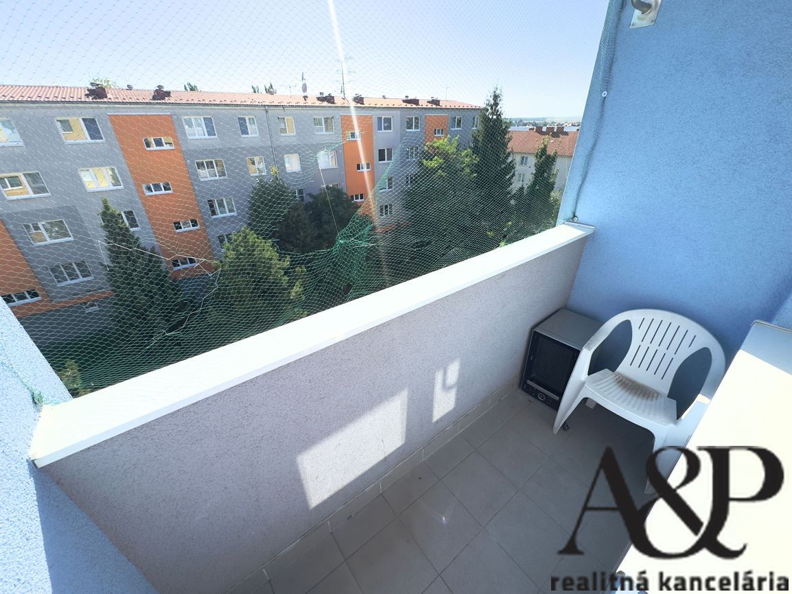 NA PREDAJ 2 IZB. BYT S LOGGIOU, 49M2, KALINČIAKOVA UL., SENI - 16