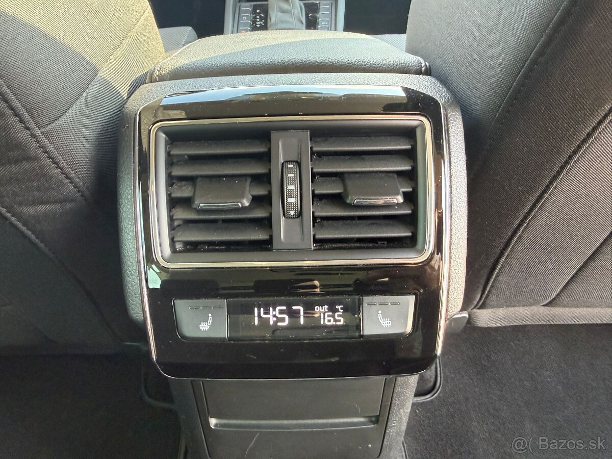 Škoda Superb Combi 2.0 TDI STYLE 4x4 - 16