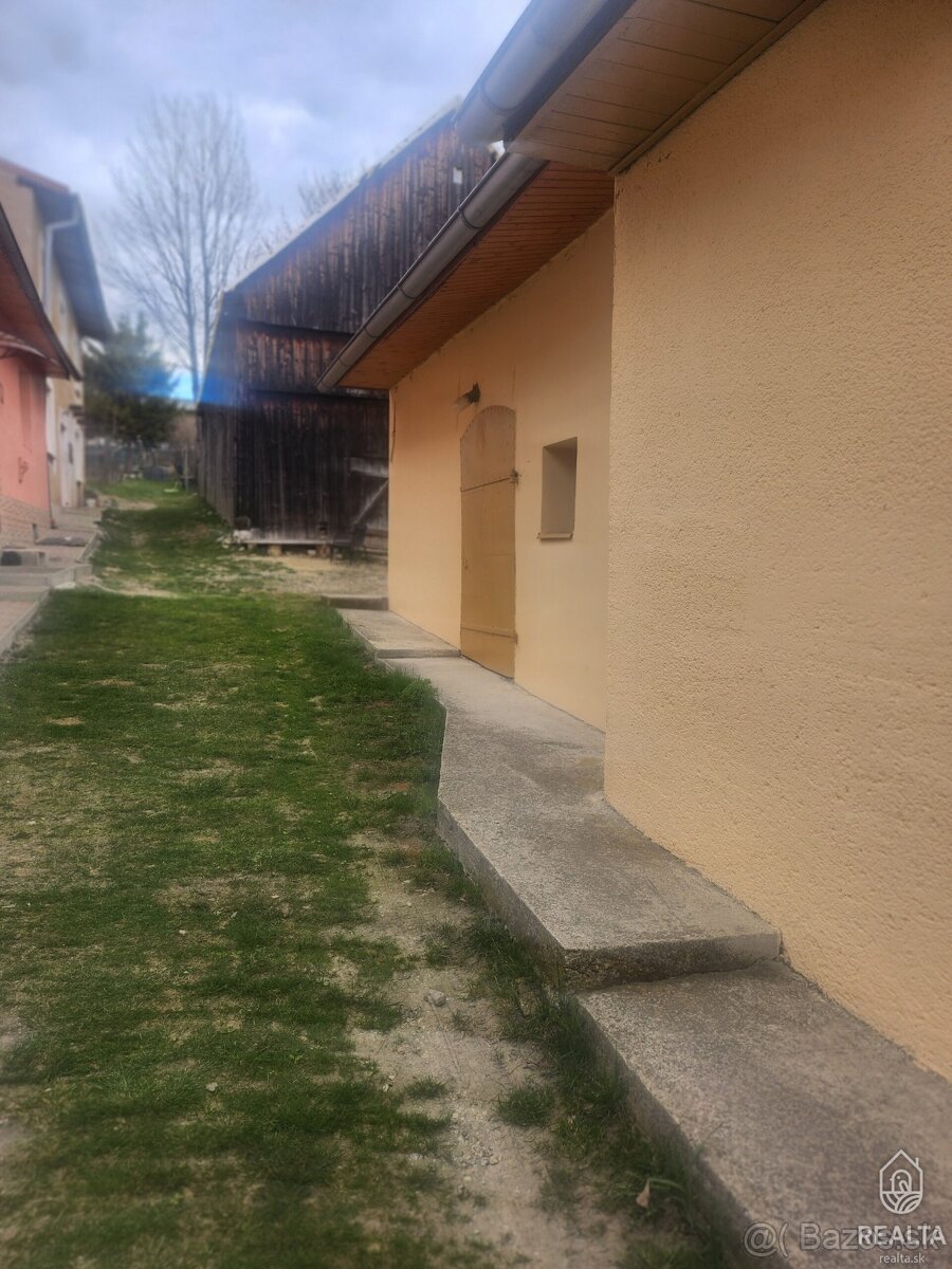 Rodinný dom v centre obce Štrba - 16