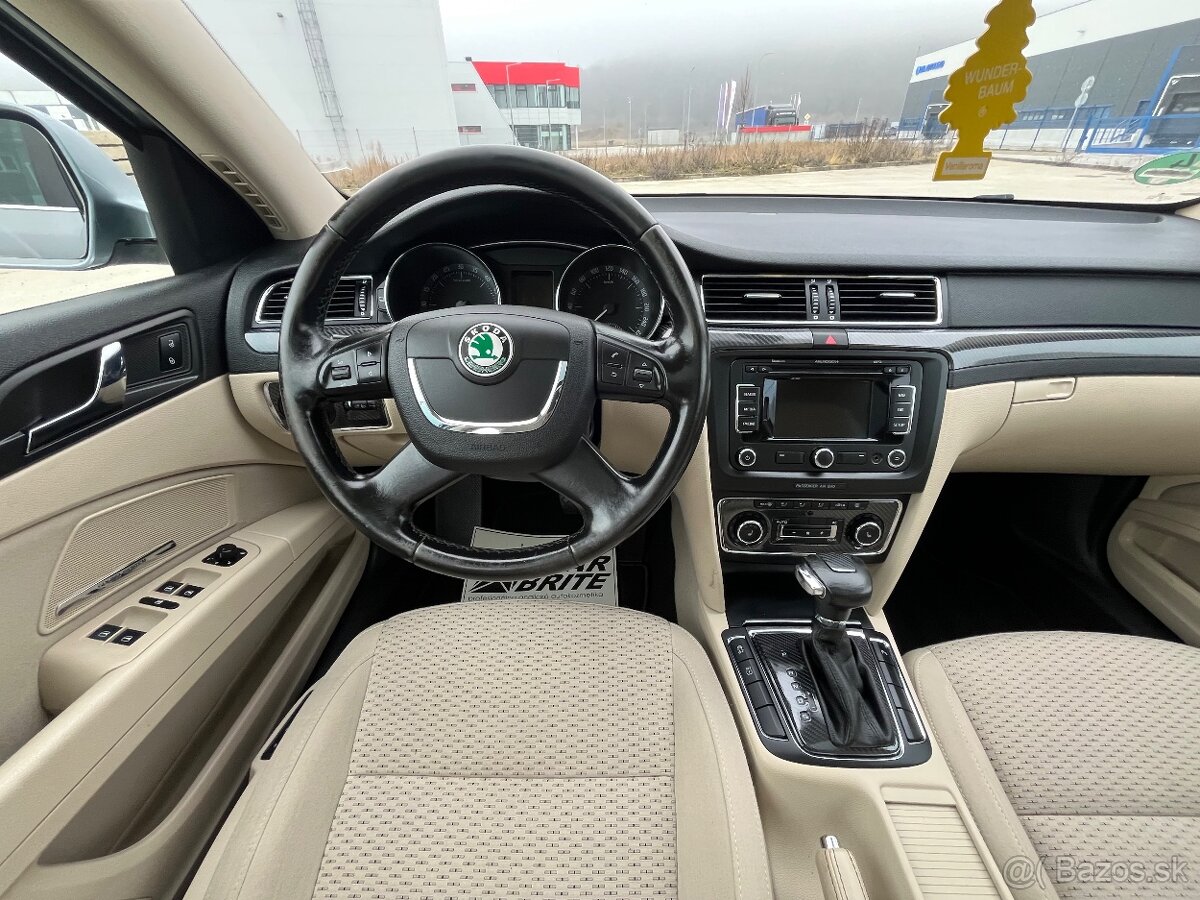 Škoda Superb II Combi 2.0TDI Panorama,Navi - 16