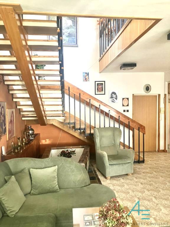 Vila, 6 i, aj pre dve rodiny, na firmu , so záhradou v cent - 16