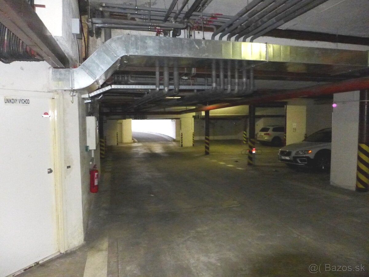 2i. byt 85m, Zámocká ul., pod Hradom, centrum, 2/4p., výťah - 16