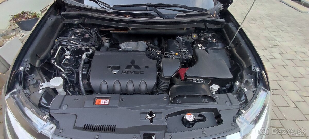 Mitsubishi Outlander - 16