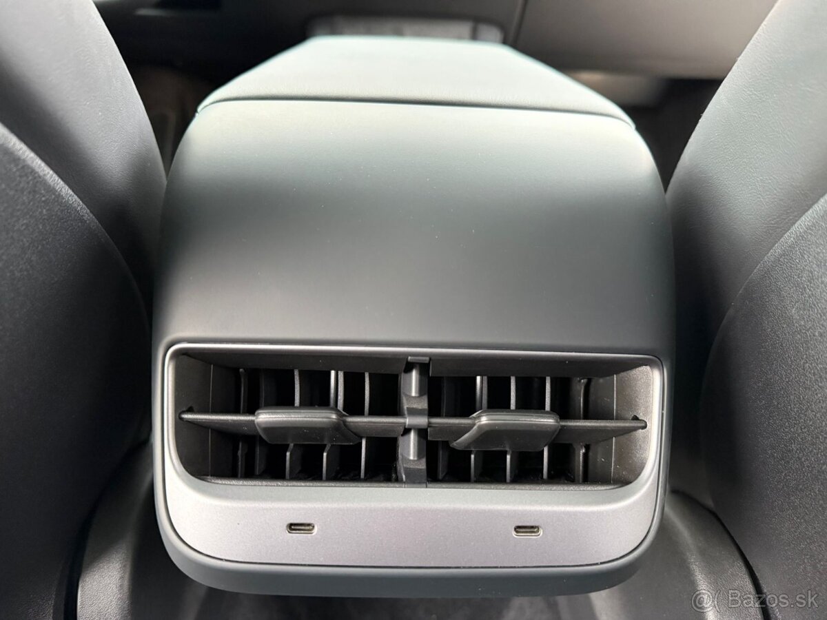 Tesla Model Y 2024 EU version, Long range, dual motor - 16