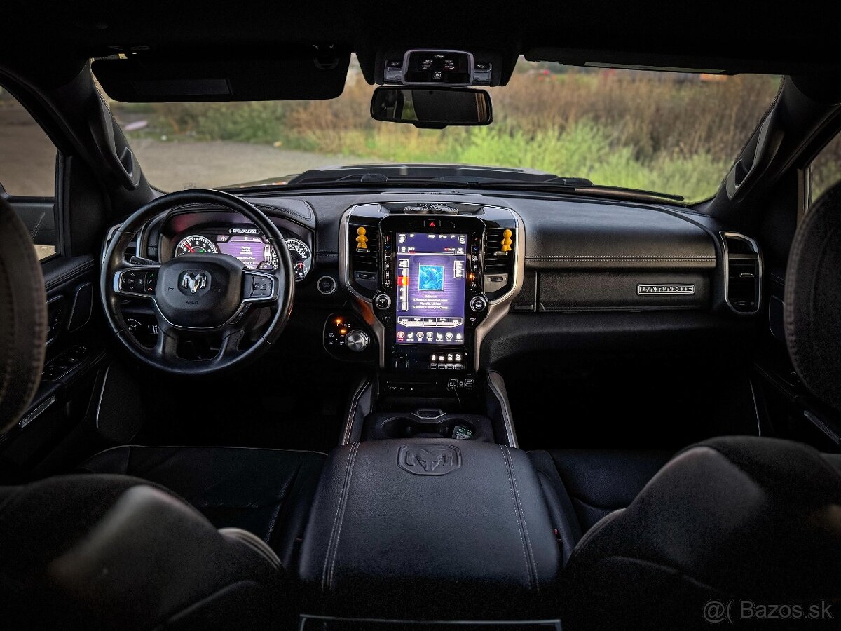 Dodge Ram Laramie 2019 - 16